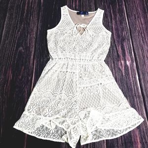 Blue Rain Women's Small Sleeveless Lace Romper Lined